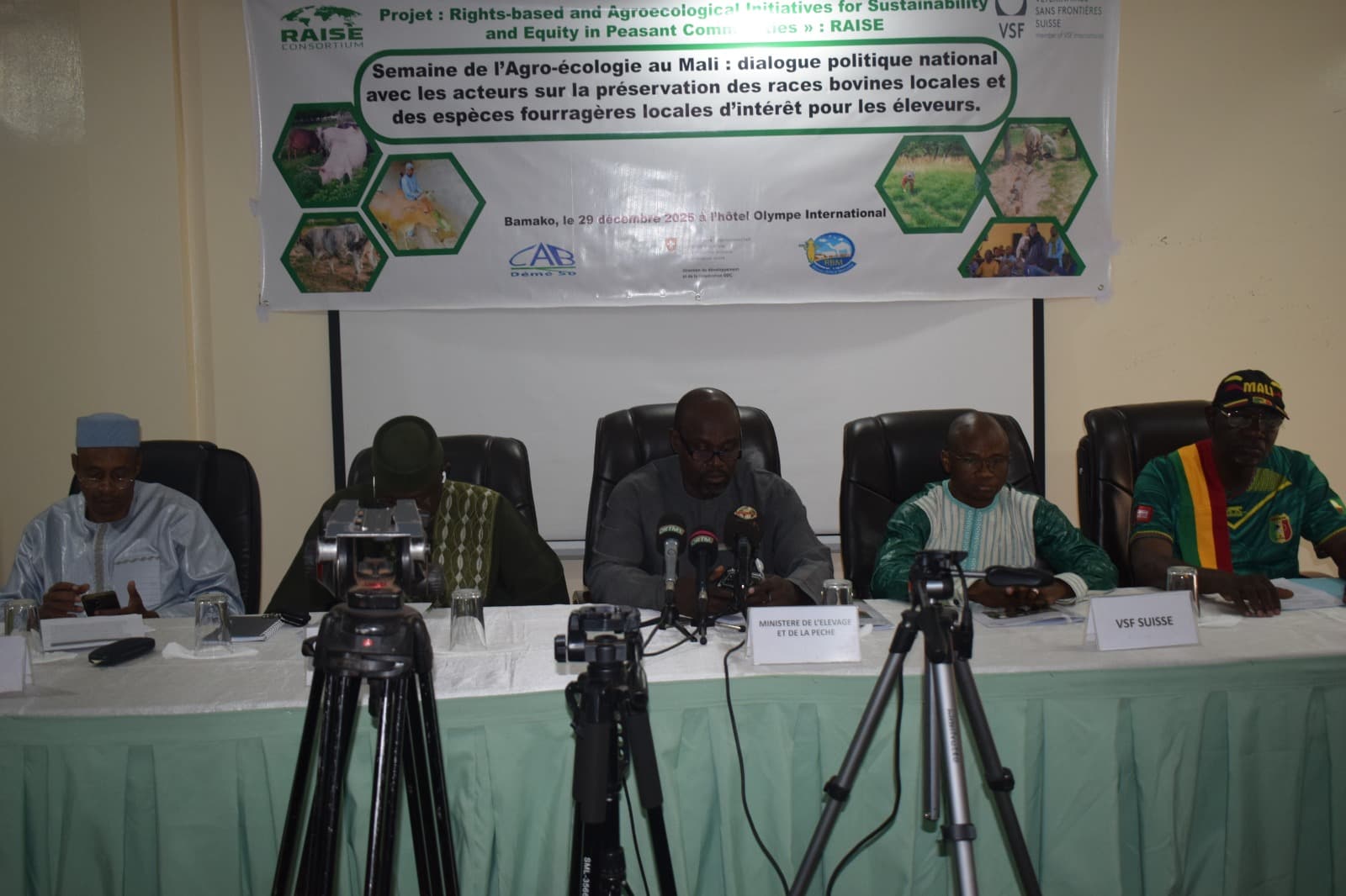 DIALOGUE POLITIQUE NATIONAL AVEC LES ACTEURS SUR LA PRÉSERVATION DES RACES BOVINES ET DES ESPÈCES FOURRAGÈRES LOCALES